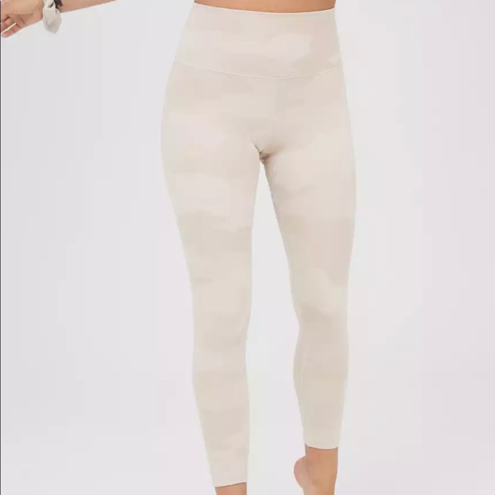 American Eagle Offline Highwaist Camo Legging